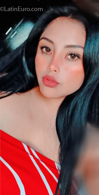 Date this charming Mexico girl Yaretzy from Mexico City MX2592