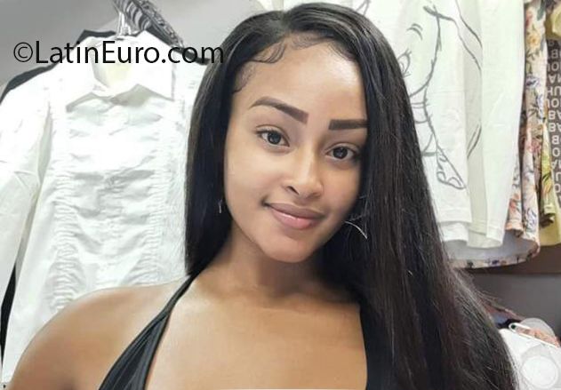 Date this hot Colombia girl Breidy from Medellín CO31622