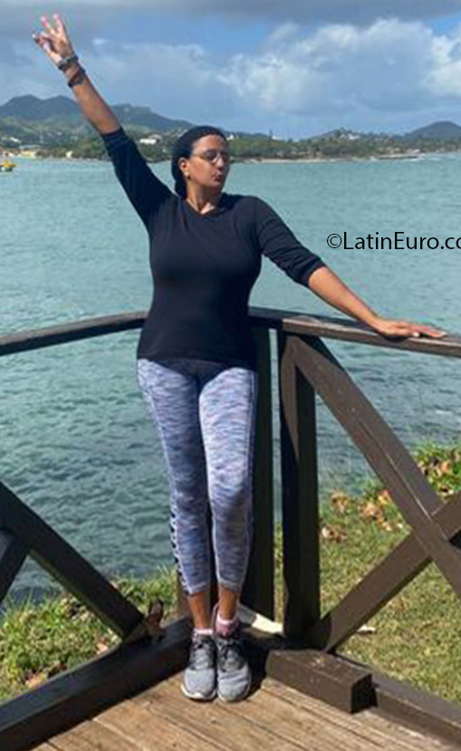 Date this foxy Dominican Republic girl Jacquelin from Santiago De Los Caballeros DO40739