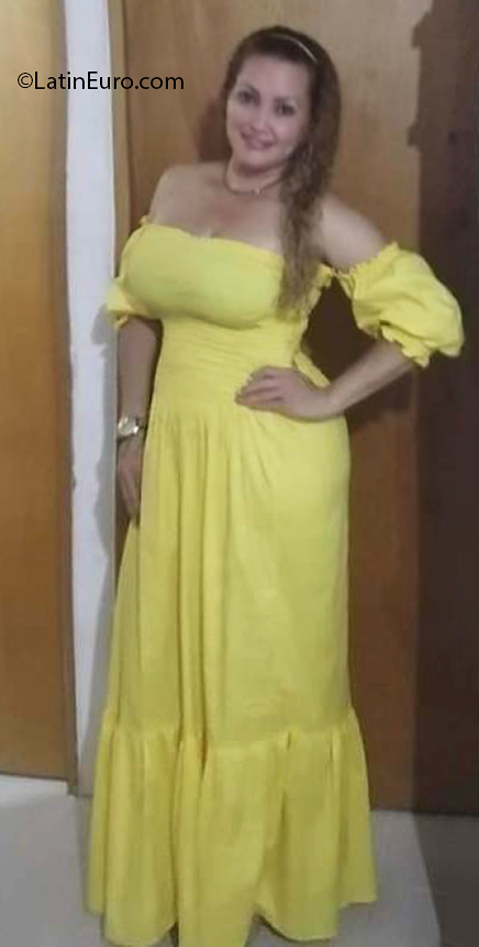 Date this happy Colombia girl Beatriz from Barranquilla CO31640