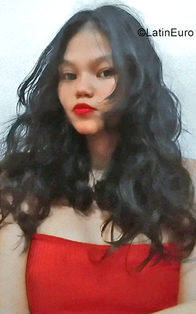 Date this lovely Brazil girl Kelly from Manaus BR11829