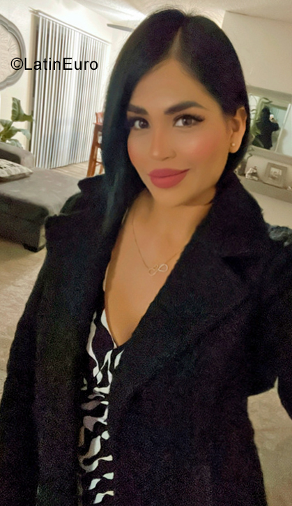 Date this tall United States girl Maribel from San Diego US21728