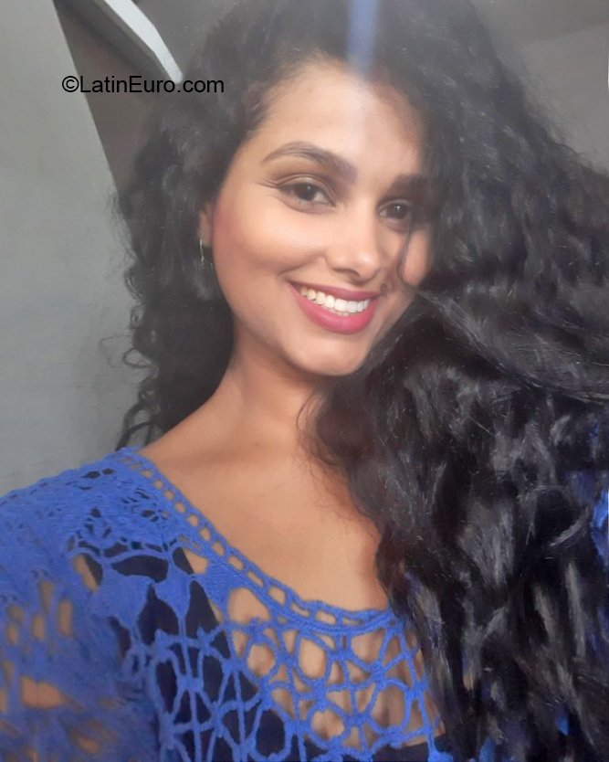 Date this nice looking Brazil girl GISLAINE from Belo Horizonte BR11889