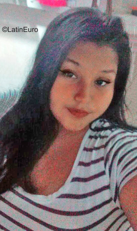 Date this good-looking Peru girl Raquel from Iquitos PE2008