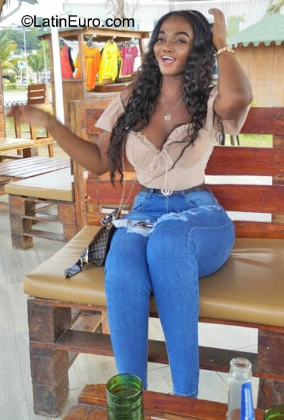 Date this hard body Ecuador girl Narcisa from Quito EC1151