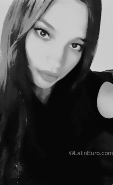 Date this foxy Colombia girl Estefi from Bogota CO31783