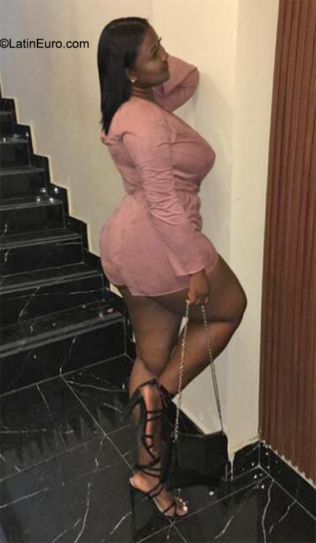 Date this stunning Dominican Republic girl Smits from Santo Domingo DO40857