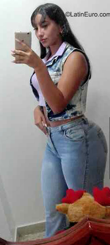 Date this sultry Venezuela girl Nau from San Cristóbal VE4225
