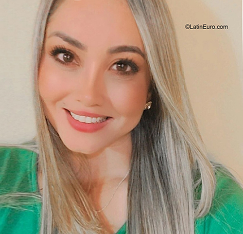 Date this attractive Brazil girl Jaqueline from Sao Paulo BR12202