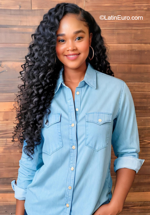 Date this nice looking Colombia girl Yorfary from Medellin CO31919