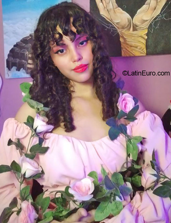 Date this foxy Nicaragua girl Sofia from Rivas NI295