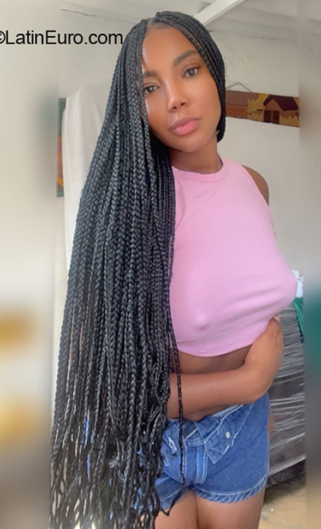 Date this foxy Colombia girl Biviiiiana from Medellin CO31985