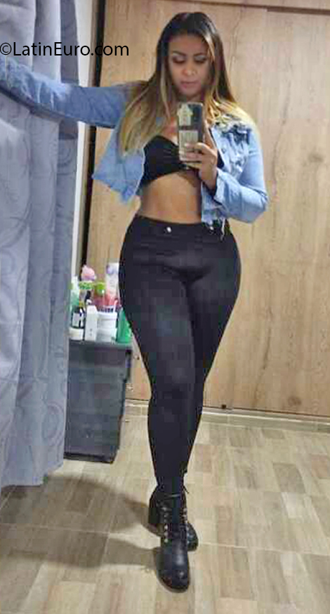 Date this gorgeous Colombia girl Ana Milena from Cali CO32011