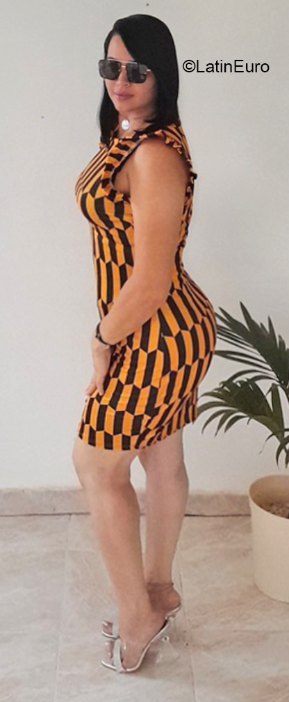 Date this sultry Dominican Republic girl Carolina from Santiago DO41077