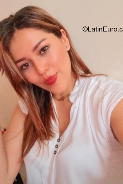 Date this delightful Colombia girl Ana from Santiago CO32060