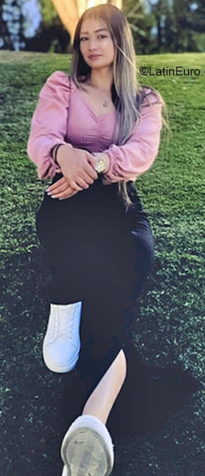 Date this good-looking Colombia girl Marcela from Bogota CO33341