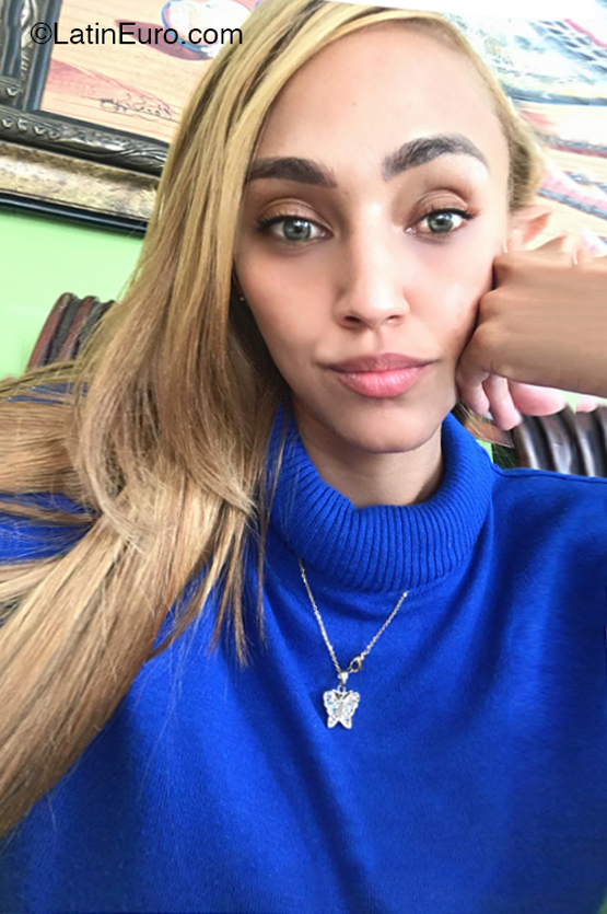 Date this foxy Dominican Republic girl Marleny from San Francisco De Macoris DO41140