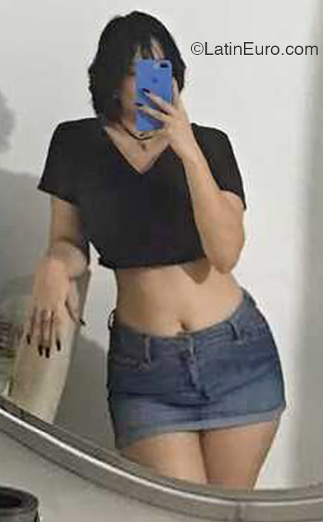 Date this exotic Colombia girl Shanon from Barranquilla CO32124