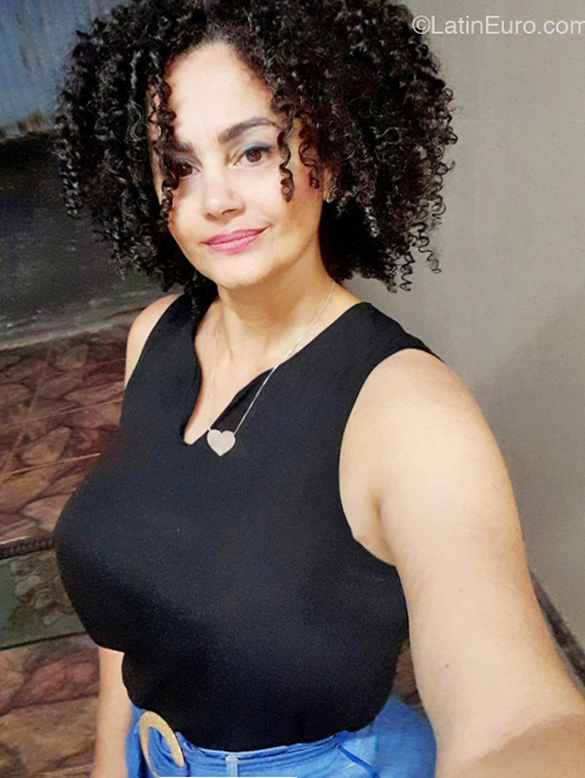 Date this delightful Brazil girl Ticha from Goiania BR12264