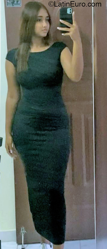 Date this attractive Dominican Republic girl Alia from Distrito Nacional DO43194