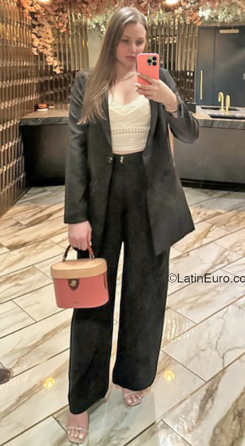 Date this exotic Croatia girl Kjhttgg from  US22266