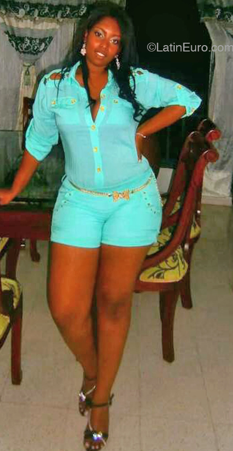 Date this nice looking Colombia girl Yelit from Cali CO32459