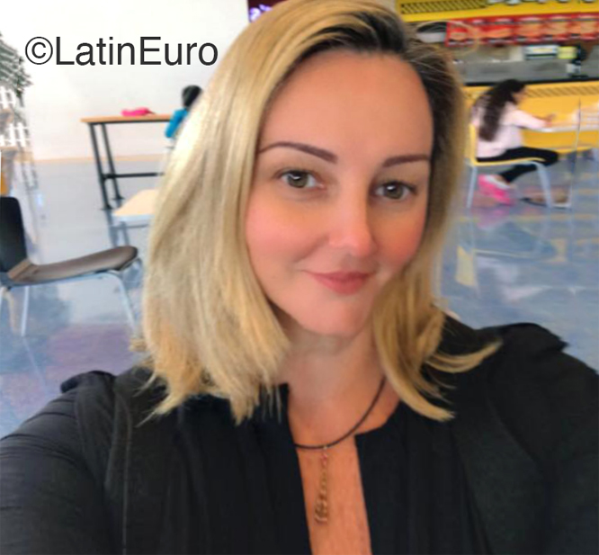 Date this exotic Venezuela girl Patricia from Caracas VE4507