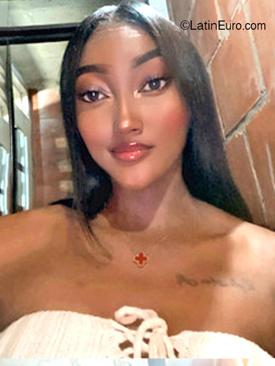 Date this good-looking Colombia girl Indira from Cali CO32545