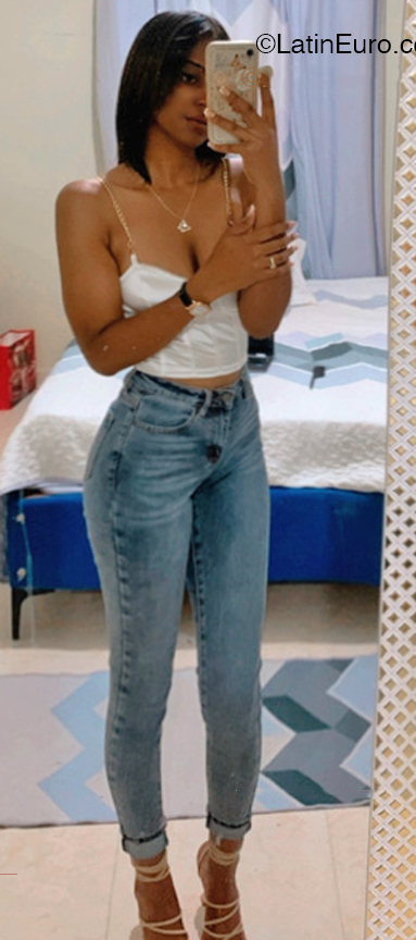 Date this sensual Dominican Republic girl Maddy from Santo Domingo DO47648