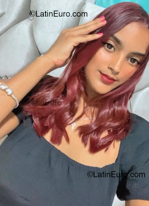 Date this athletic Dominican Republic girl Keiry from Santo Domingo DO52007