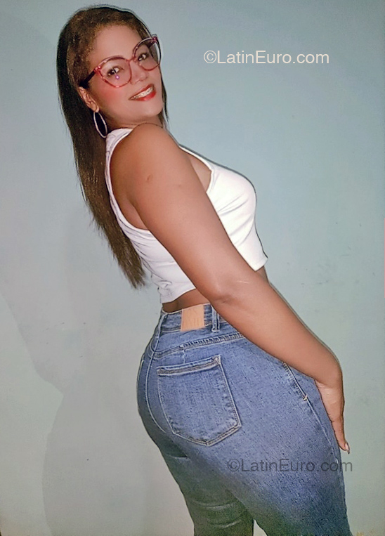 Date this georgeous Venezuela girl Leidismar from Caracas VE4897