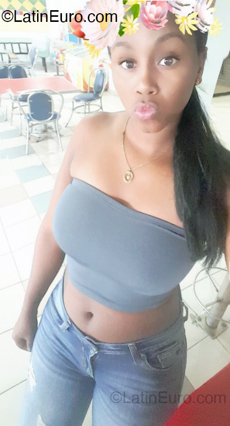 Date this stunning Dominican Republic girl Ismairi from Santiago De Los Caballeros DO52829