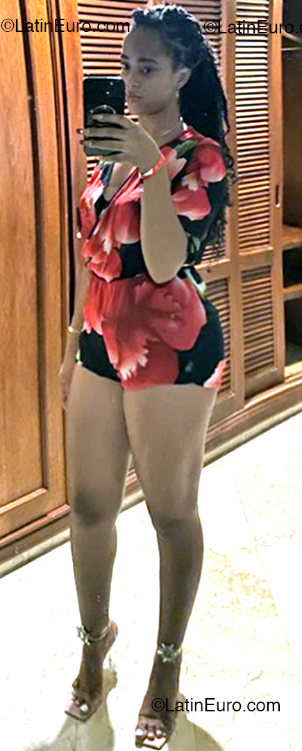 Date this tall Dominican Republic girl Samantha from Santo Domingo DO53185