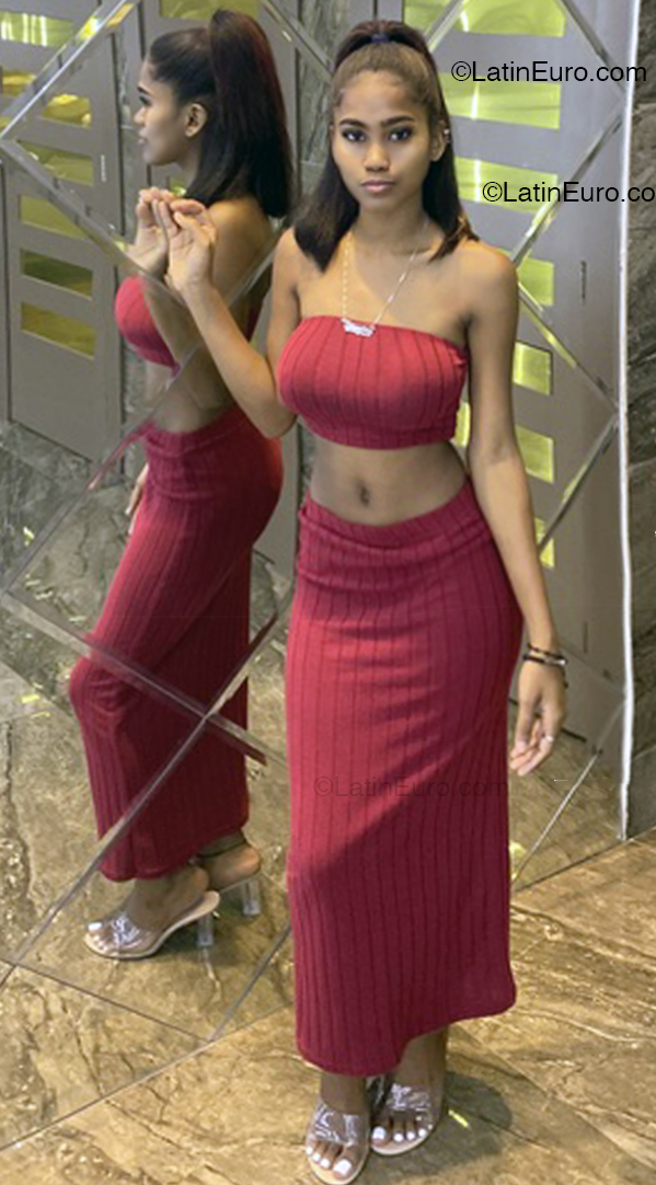 Date this pretty Dominican Republic girl Esther from El seibo DO53194