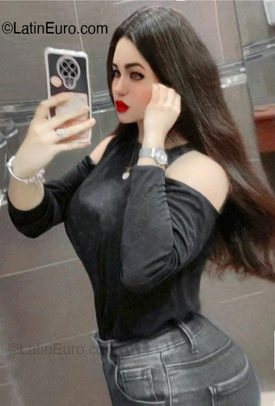 Date this attractive Honduras girl Alessa from Culiacan HN2974