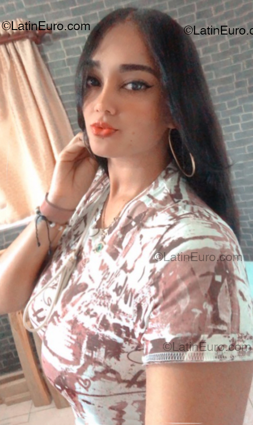 Date this charming Dominican Republic girl Lisbeth from Santo Domingo DO53705