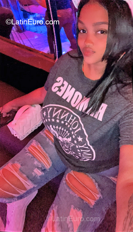 Date this hot Dominican Republic girl Juleiny from Santo Domingo DO53720