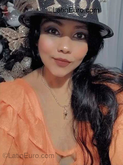 Date this passionate Colombia girl Patricia from Barranquilla CO33162