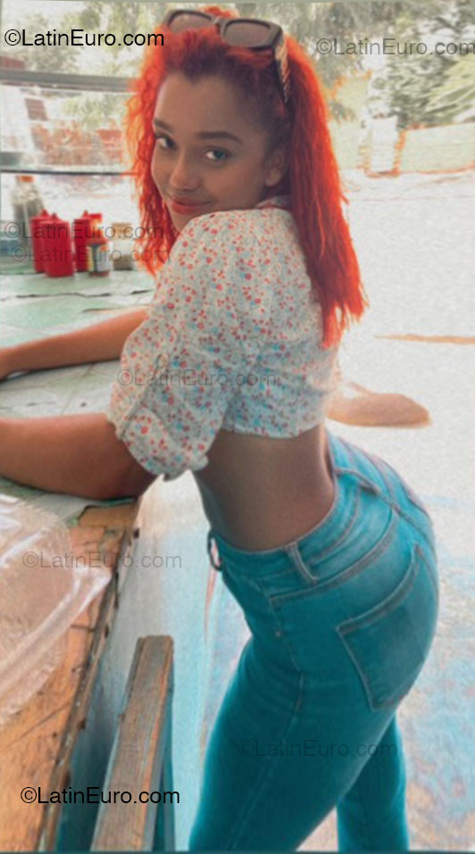 Date this nice looking Dominican Republic girl 8494080295 from Azua DO54454