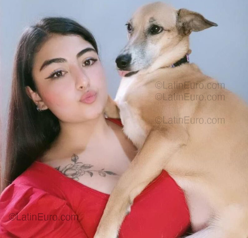 Date this voluptuous Colombia girl Maria from Bogota CO33262