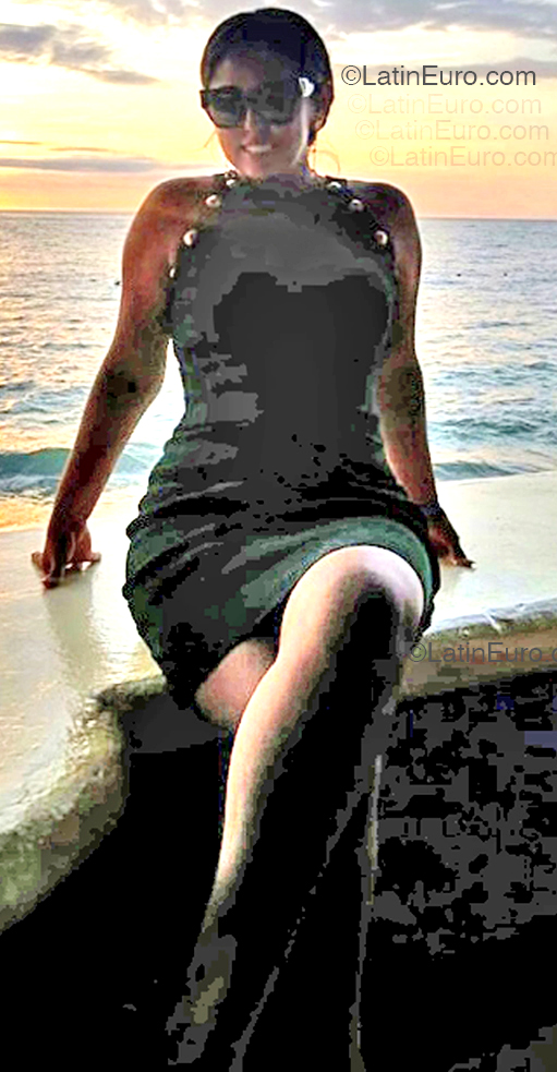 Date this voluptuous Mexico girl Martha from San Luis Potosi MX2768