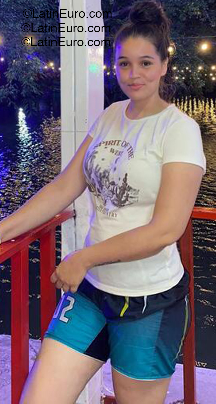 Date this delightful Colombia girl Nani from Cucuta CO33320