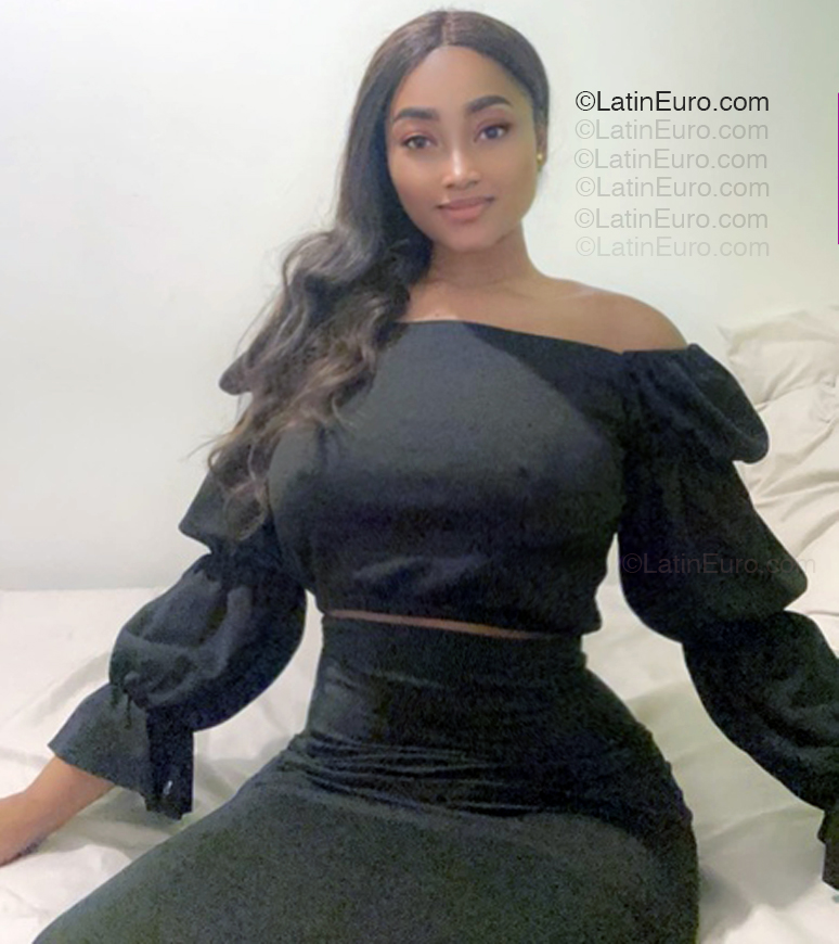 Date this hard body Colombia girl Maria from Cota CO33327