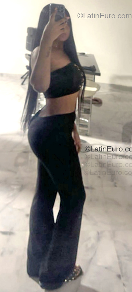 Date this foxy Colombia girl Kathe from Cali CO33525