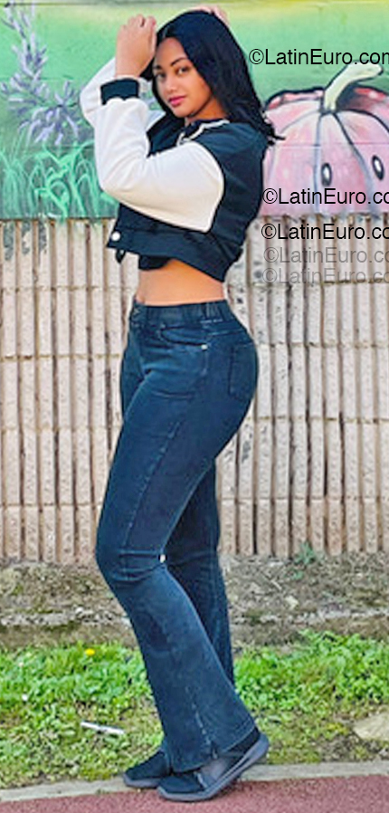 Date this foxy Spain girl Dary from Gijon ES924