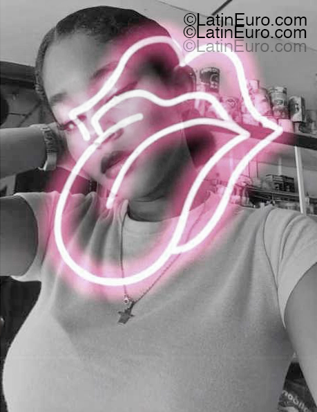 Date this gorgeous Colombia girl Tania from Medellin CO33360