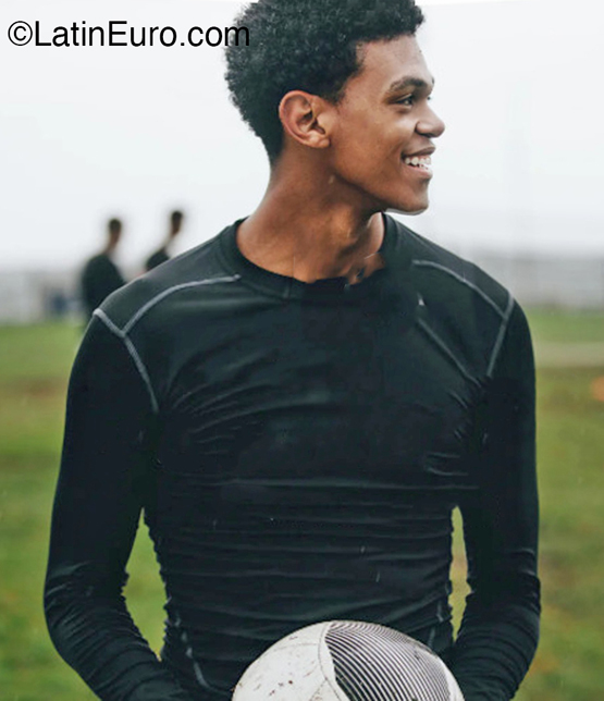 Date this fun Trinidad and Tobago man Terron from San Fernando TT118