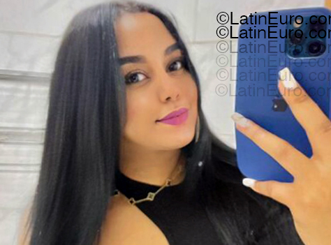 Date this happy United States girl Maria from Miami US25102