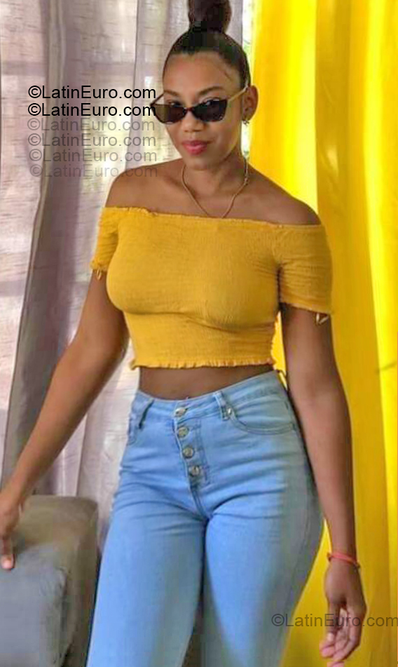 Date this happy Dominican Republic girl Alba from Puerto Plata DO55310