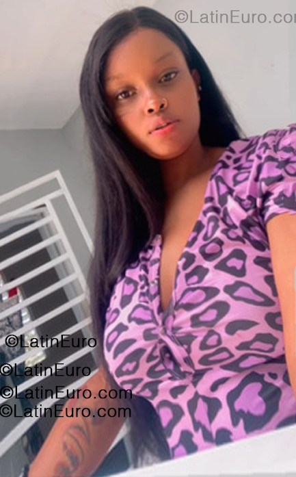 Date this hot Dominican Republic girl Alezandra from Santo Domingo DO55397